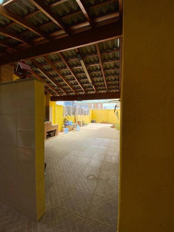 Casa para alugar com 3 quartos, 300m² - Foto 20