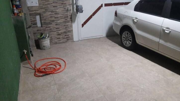 Casa à venda com 2 quartos, 150m² - Foto 1