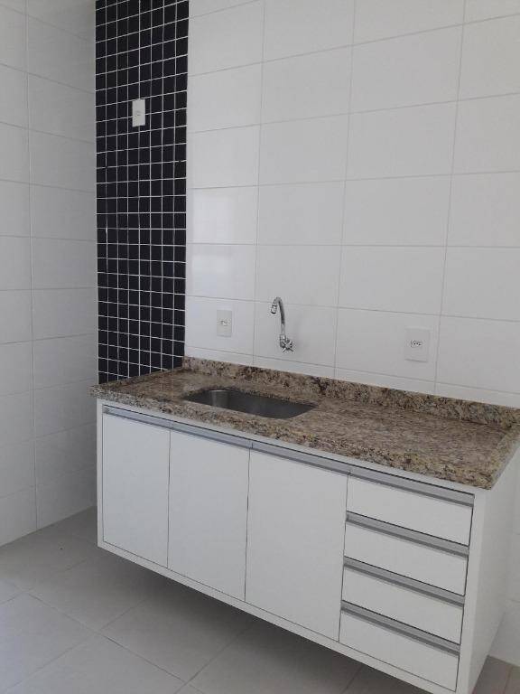 Apartamento à venda com 2 quartos, 65m² - Foto 1