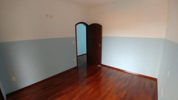 Sobrado à venda com 5 quartos, 300m² - Foto 8