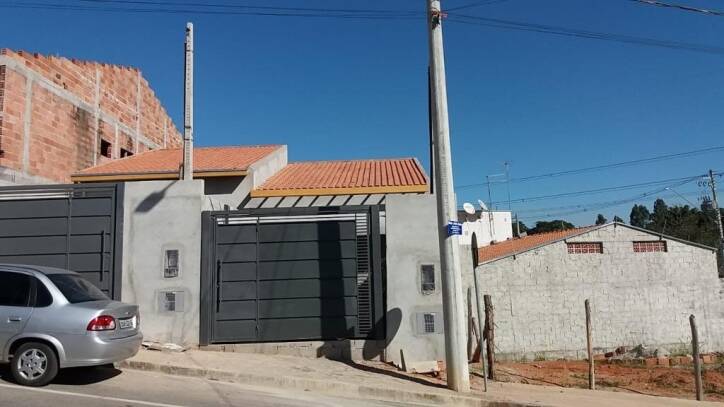 Casa à venda com 3 quartos, 75m² - Foto 2