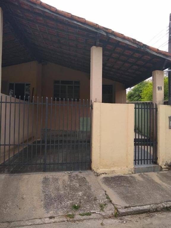 Casa à venda com 2 quartos, 84m² - Foto 1