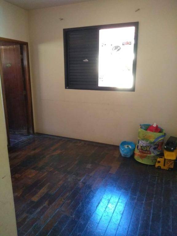 Casa à venda com 4 quartos, 260m² - Foto 8