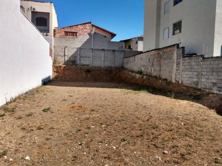 Terreno à venda, 250m² - Foto 1