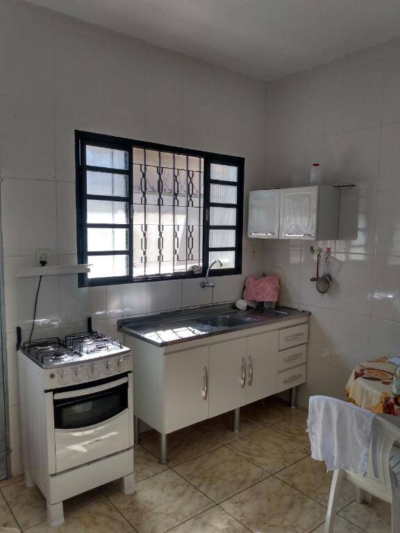 Casa à venda com 2 quartos, 62m² - Foto 4